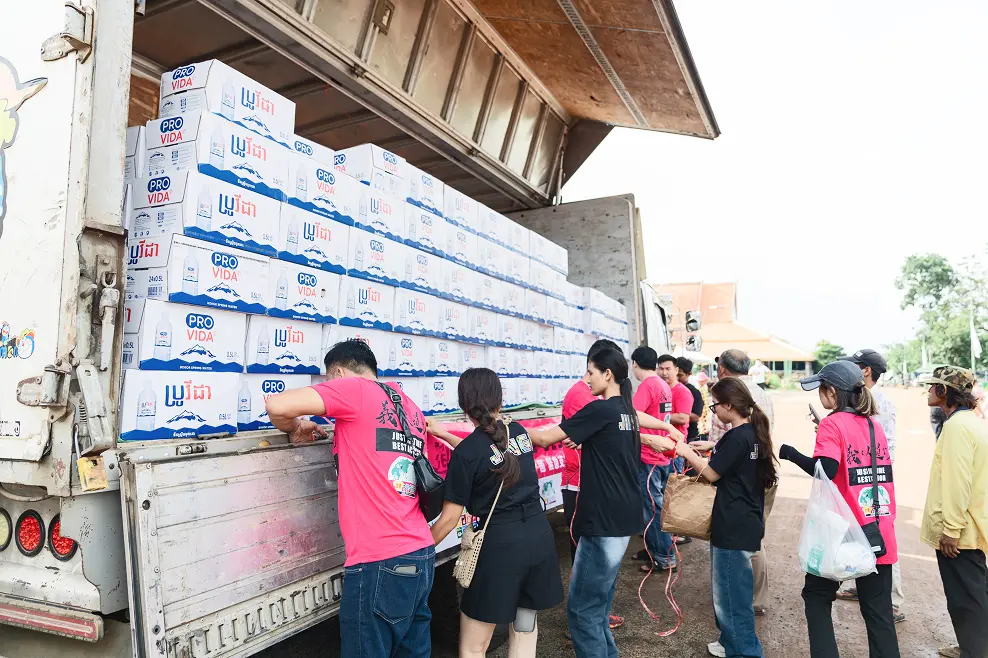 現地に直接、物資を持ち込み配布させていただきました