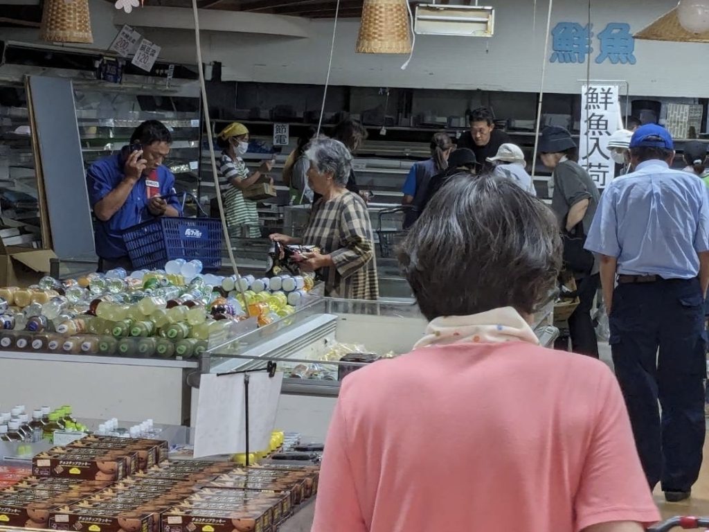 石川県輪島市 水害被害に遭われた「もとやスーパー」へ支援物資提供