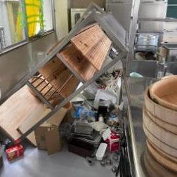 〈校舎被害状況〉